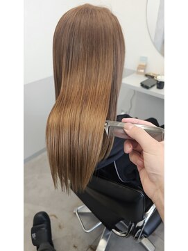 トッカ 茨木(tocca) 「朝のスタイリングが劇的に楽になる魔法のストレート」