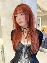 カート バイ デコ(Kurt by DECO)&nbsp;パキッとした発色のオレンジカラーとハッシュカット　英心