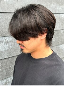 ヒュイル バイ ニアウ(Hwyl by Niau) メンズマッシュセンターパートスパイラルパーマニュアンスパーマ