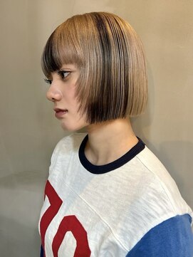 デザインカラー ポイントハイトーンカラー 切りっぱなしボブ