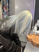 シリー(Silly)&nbsp;ペールブルー× 抜きっぱなしブロンドニュアンスデザインカラー