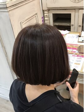 ハグエヴェック(HUG AVEC) ショートボブ