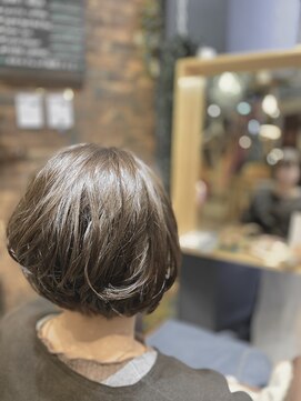 カシータ(casita) "casita"束感×抜け感×ベージュスモークボブ