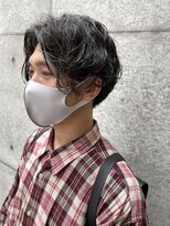 メーヴェ(Mowen) mowen 南堀江　メンズ　センターパート　ニュアンスパーマ