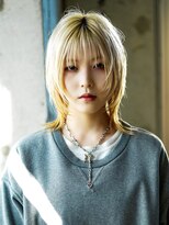 ライラ(Lyla)&nbsp;アンニュイ　抜け感　ブロンドマッシュウルフ