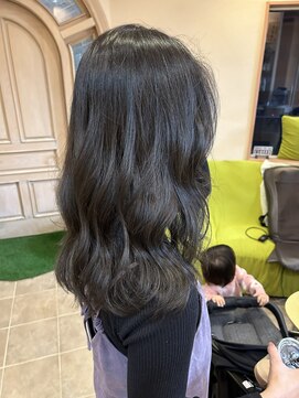 マギー(Magie+) オリーブグレー