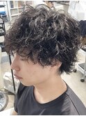 スパイラルパーマツーブロック刈り上げラウンドマッシュ韓国黒髪