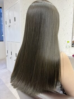 アデプト 北千住店(adept)の写真/『adept北千住』自慢の《髪質改善トリートメント》髪のごわつきが気になる方に◎艶ヘアを手に入れて♪