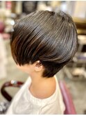 大人くびれ丸みハンサムショートヘア