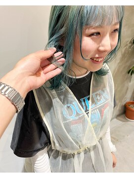 イル(ill) ショート ミディアム ウルフ カーキ