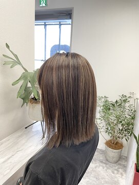 エレ 博多(ere) 白髪ぼかしハイライト