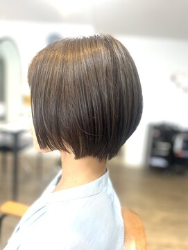 クート 北浦和(ku-to) 艶ショートのオリーブグレージュカラー