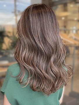 アース 東戸塚店(HAIR & MAKE EARTH) 20代30代◎デザインカラーロングで透明感アッシュグレージュ