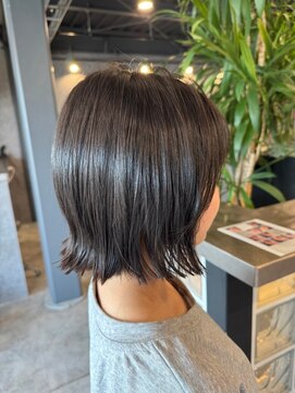 インク(ink) 外ハネボブ/ミディアムボブ/暗髪