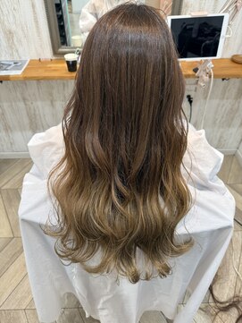 ルヴェール 茜部店(LeVert) ベージュグラデーション