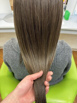 オリーブベージュ　10代　20代