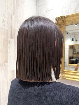 リビュー(re view) 《MIRU》切りっぱなしボブ/縮毛矯正
