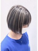 大人可愛い前上がりボブコントラストハイライト