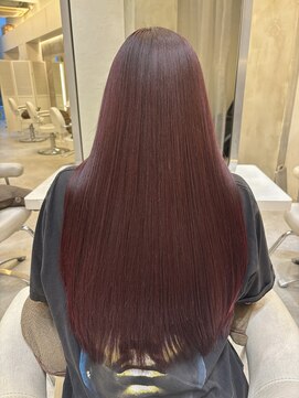 アナ ラーナ(Anna Lanna) ロングレイヤーカット、メテオカラー、チェリーレッド