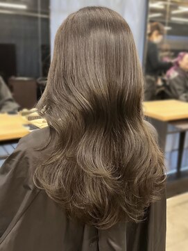 アリュウル 表参道 青山(Allure) 大人可愛い艶カラー*オリーブベージュ/レイヤーカット