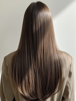 ベル(Belle)の写真/まっすぐになりすぎない自然なストレートへ。美髪を叶えるダメージレスなストレートメニューが人気♪