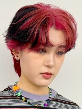 ウィコ 新宿(WICO) ブラックデザイン[新宿駅/ホワイトブロンド/イメチェン/美髪]