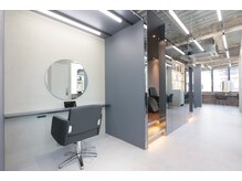 ユアーズヘア 東新宿店(youres hair)の雰囲気（内観も上質な空間/店内は半個室でゆったり＃縮毛矯正＃髪質改善）