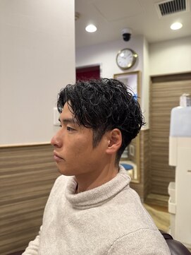 銀座マツナガ 神田店 20代30代おしゃれセンター分け波巻きパーマ