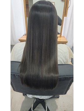 タイト(tyto) オリーブベージュなつやつやロング