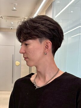 カルム(kalm) 毛流れセンターパートニュアンスパーマカルマヘアメンズパーマ