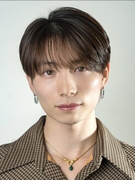 オーシャントーキョーオーバー 渋谷(OCEAN TOKYO OVER) センターパートフェザーパーマニュアンスパーマシャドウパーマ