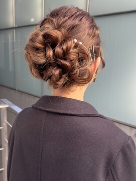 ティエラ 原宿 表参道(Tierra) 〈Tierra毛利仁美〉スーパーロングでも出来るシニオンヘア