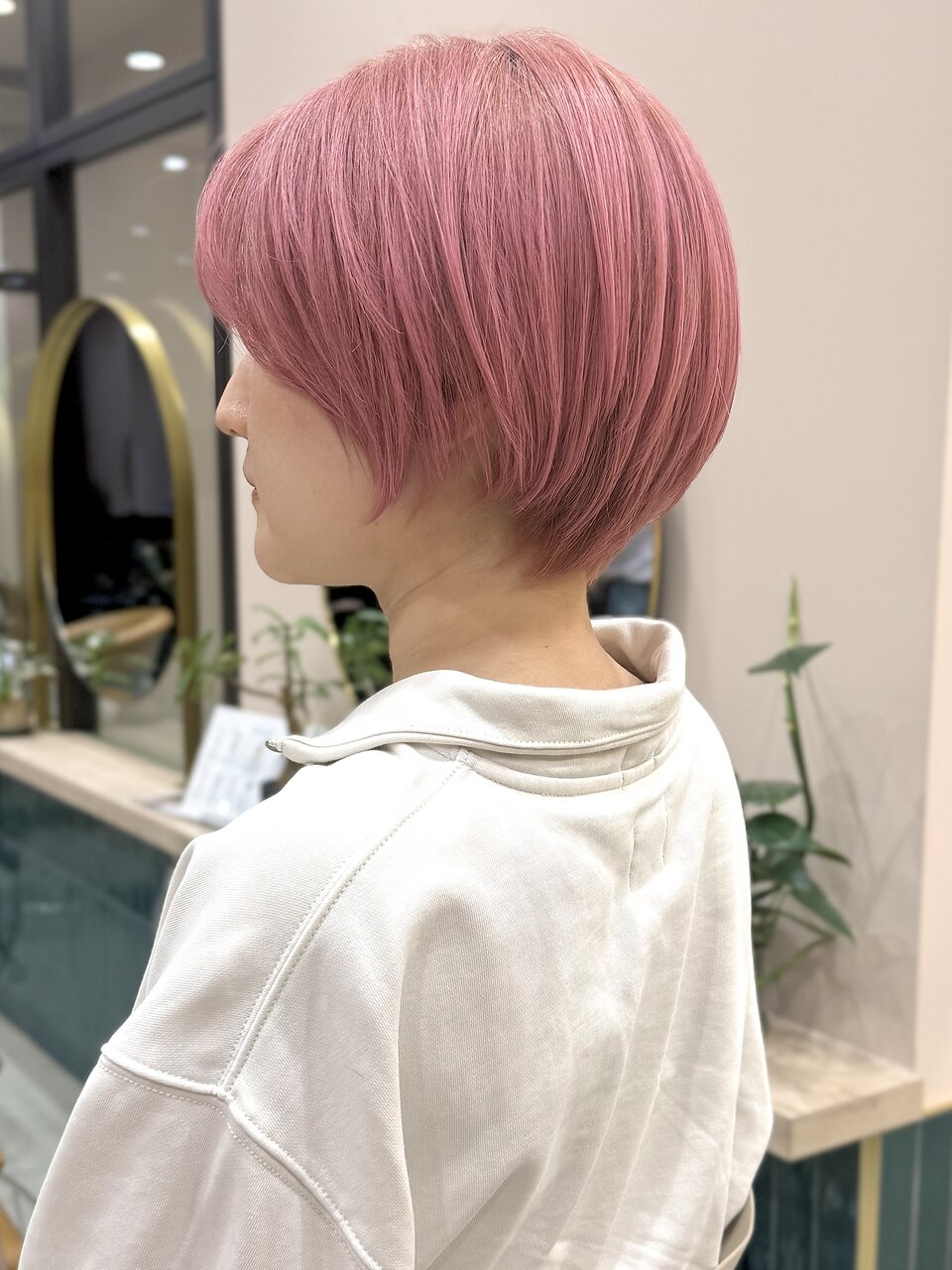 ピンク ショートモレ ◎ショートレイヤー ピンク：L277260998｜イギー(igggy)のヘアスタイル