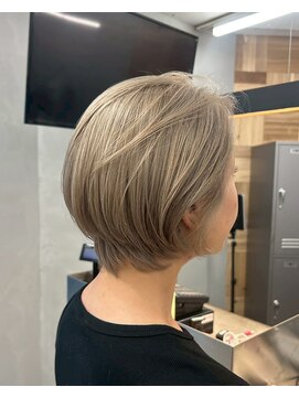 オーク あざみ野(OAK) ホワイトブロンドカラー×ハンサムショート