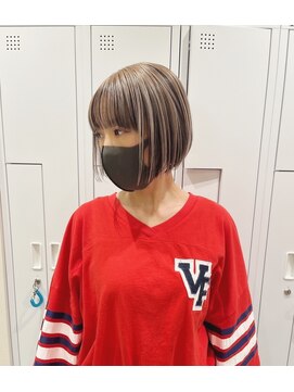 エン(eNN) パッツとボブのハイライトローライトでの立体感カラー