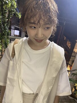 キュエ(qiie) 斜めバング/デザインカラー/グレージュカラー/シルキーベージュ