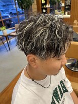 シーツー 川口店(C2)&nbsp;ホワイトハイライト×ツイストスパイラルパーマ