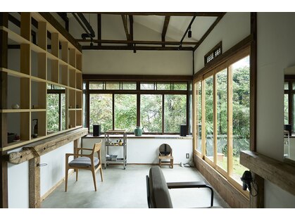 本と美容室 真鶴店の写真