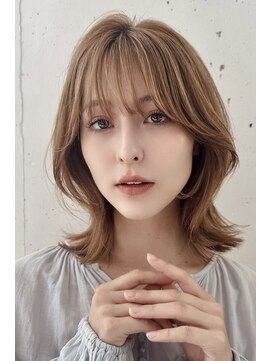 ファナ(fha-na) ☆小顔くびれ外ハネスタイル☆