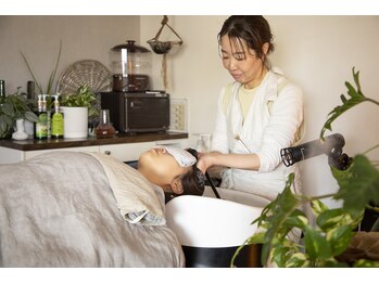 リラックスアンドヘアサロン リモ(Relax&Hair Salon Rimo)の写真/思考まで静まる、深いリラックスヘッドスパ。
