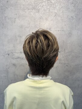 ゼン(zen) 上品シルエットの大人ショートレイヤー