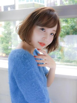 ルティア(Lutia) ゆるふわウェーブ ショートボブ 流しバング ★★