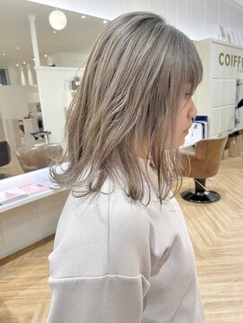 コワファースト  させぼ五番街店(COIFF1RST) ホワイティーグレージュ