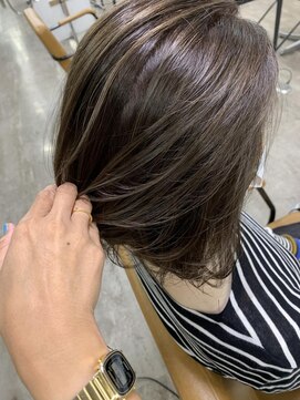 プライズ アイリス 池袋東口店(prize Iris) 白髪ぼかしハイライト、池袋20代30代￥15400