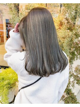 フルール(hair place Fleur) 透明感たっぷりのスモーキーベージュ