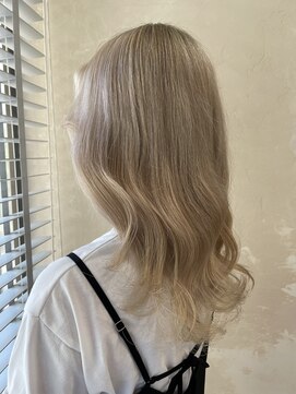 ファブ 千葉店(FaB) White beige［千葉駅］