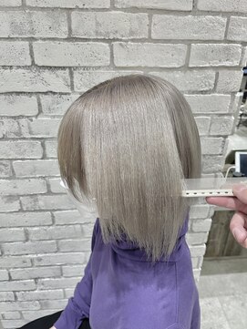 フェリア 松山(Feria) 【Feria松山】ホワイトベージュ♪♪“石田幸輔”