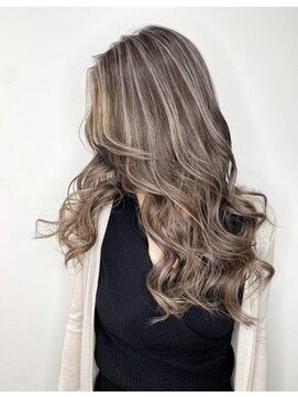 ヴィズバイエリーツ(vizz by elyts) シールエクステ/沖縄エクステ/北谷エクステ/バージンレミー毛