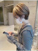 グレーベージュ×ショートボブ