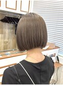前髪マチルダボブピンクベージュインナーグレージュ